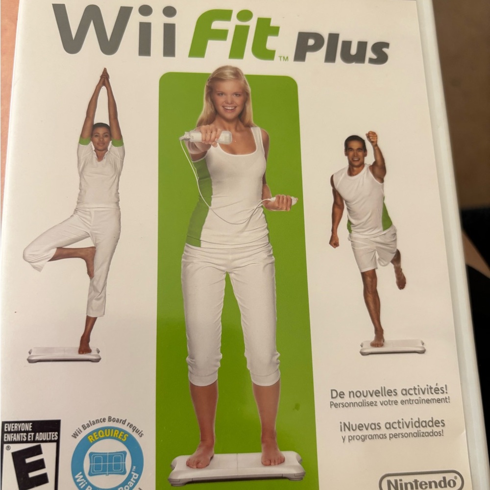 Nintendo Wii Fit Plus Game White and Green